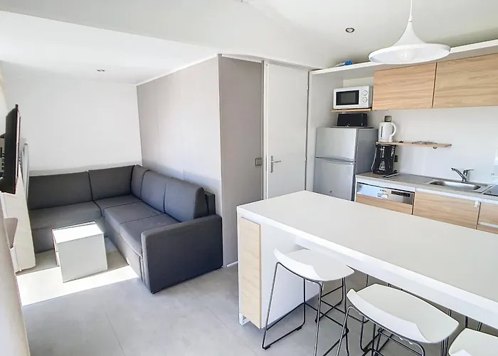 Hébergement de vacances Mobil-home Grand Confort à 200m De La Avec Piscine Chauffée, 4 Pers, Terrasse, Parking - Fr-1-361a-21 Jullouville